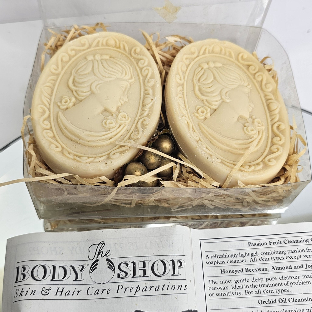 1989 The Body Shop Bar Soap Set Of 2 With Original Box And Pamphlet